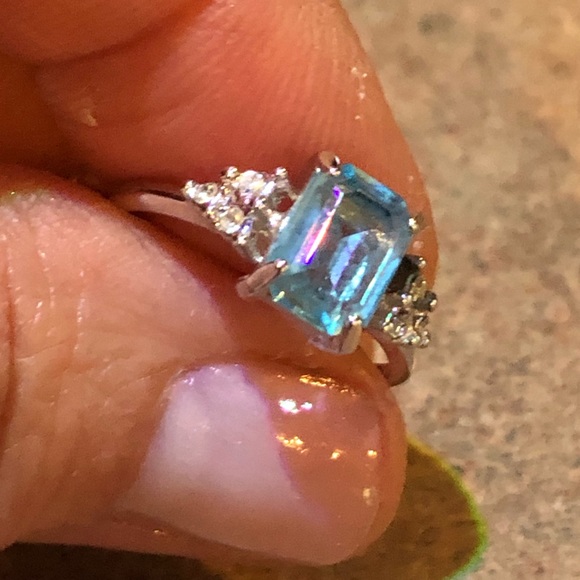 Jewelry - Sterling aquamarine diamond ring